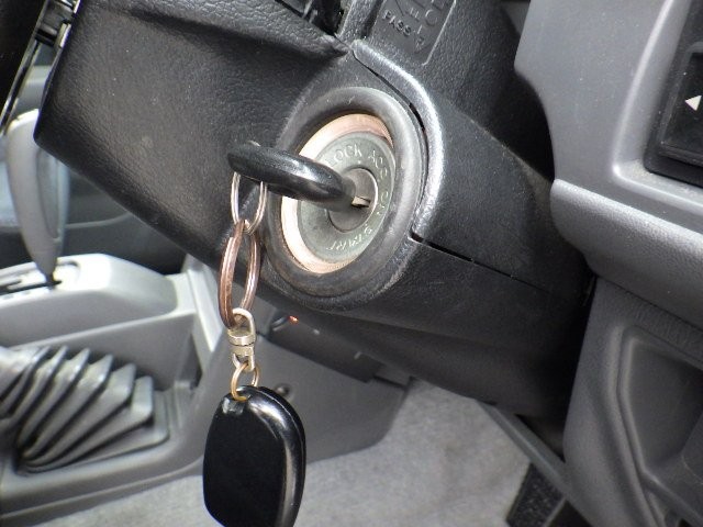 MITSUBISHI PAJERO 1998 Image 62