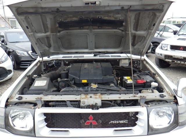MITSUBISHI PAJERO 1998 Image 73
