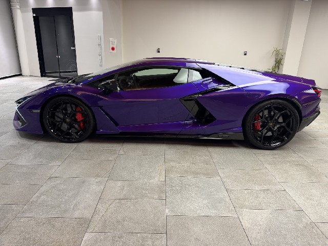LAMBORGHINI REVUELTO 2025 Image 24