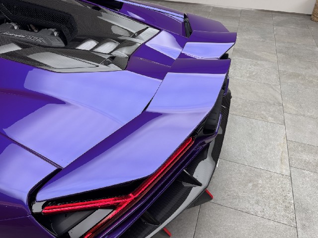 LAMBORGHINI REVUELTO 2025 Image 37