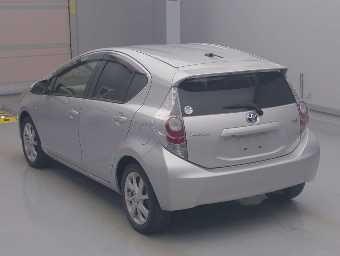 TOYOTA AQUA 2014 Image 4