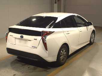 TOYOTA PRIUS 2018 Image 2