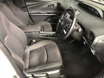 TOYOTA PRIUS 2018 Image 5