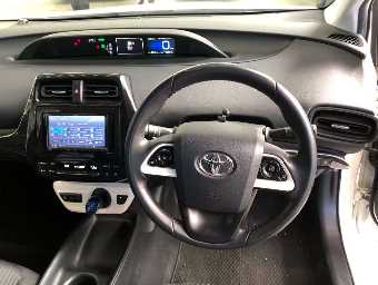 TOYOTA PRIUS 2018 Image 6