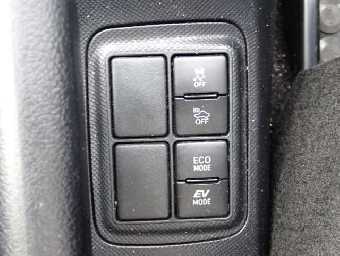 TOYOTA AQUA 2018 Image 10