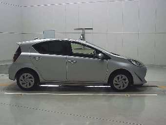 TOYOTA AQUA 2020 Image 3