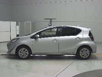 TOYOTA AQUA 2020 Image 4