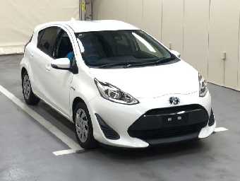 TOYOTA AQUA 2018 Image 2
