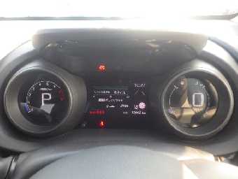 TOYOTA YARIS CROSS 2020 Image 8