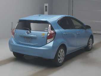 TOYOTA AQUA 2015 Image 2