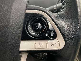 TOYOTA PRIUS 2018 Image 11