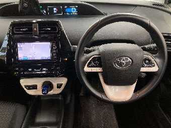 TOYOTA PRIUS 2018 Image 6