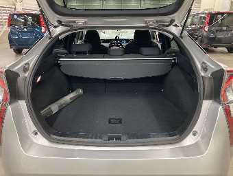 TOYOTA PRIUS 2018 Image 8