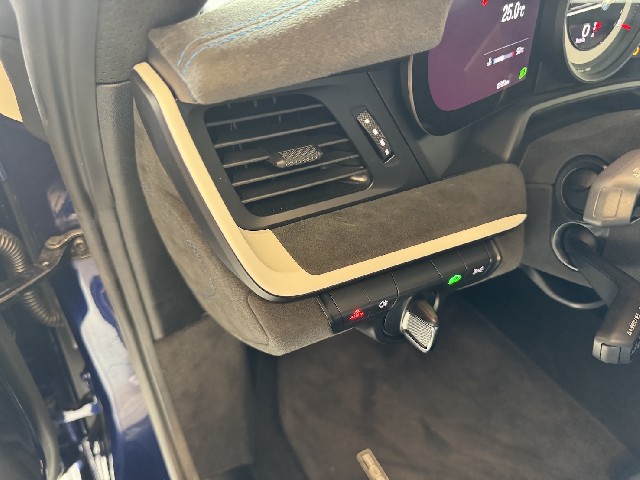 PORSCHE 911 2023 Image 42