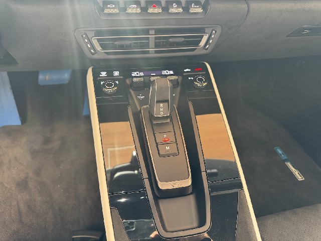 PORSCHE 911 2023 Image 46