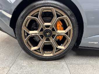 LAMBORGHINI HURACAN 2024 Image 11