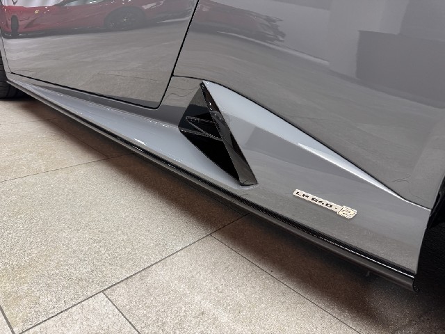 LAMBORGHINI HURACAN 2024 Image 21