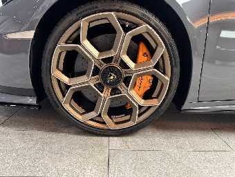 LAMBORGHINI HURACAN 2024 Image 9
