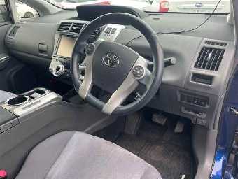 TOYOTA PRIUS ALPHA 2013 Image 3