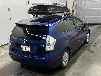 TOYOTA PRIUS ALPHA 2013 Image 5