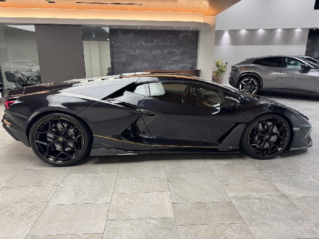LAMBORGHINI REVUELTO 2025 Image 20