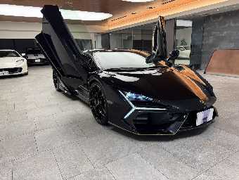 LAMBORGHINI REVUELTO 2025 Image 3