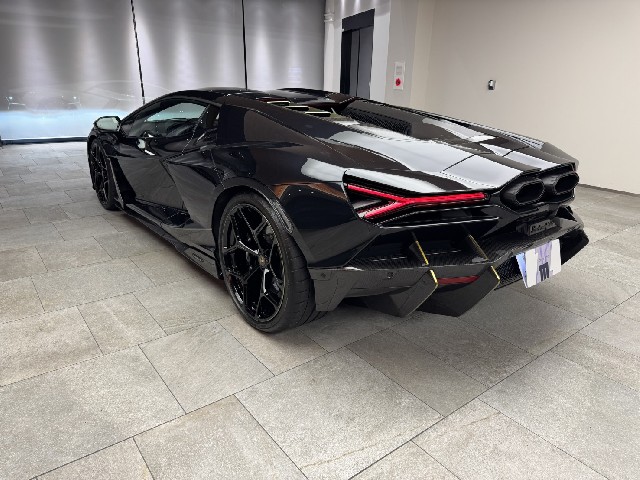LAMBORGHINI REVUELTO 2025 Image 23