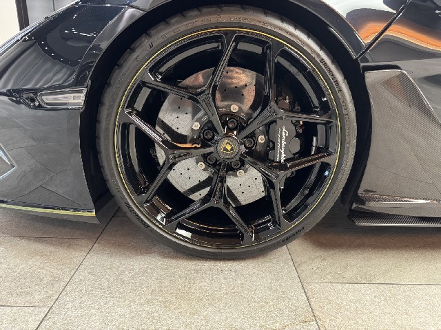LAMBORGHINI REVUELTO 2025 Image 25