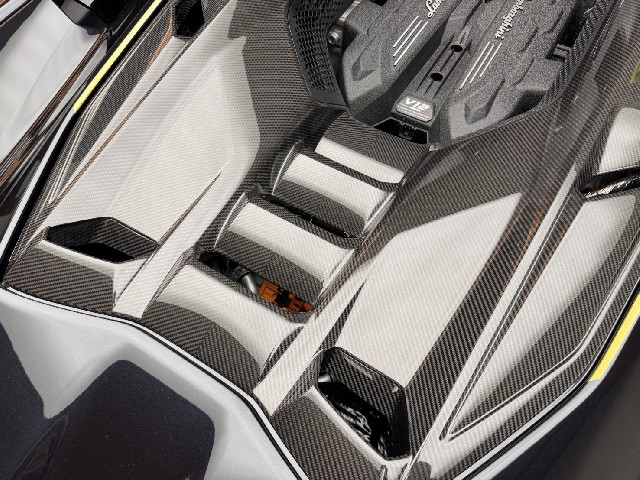 LAMBORGHINI REVUELTO 2025 Image 40