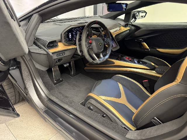LAMBORGHINI REVUELTO 2025 Image 46