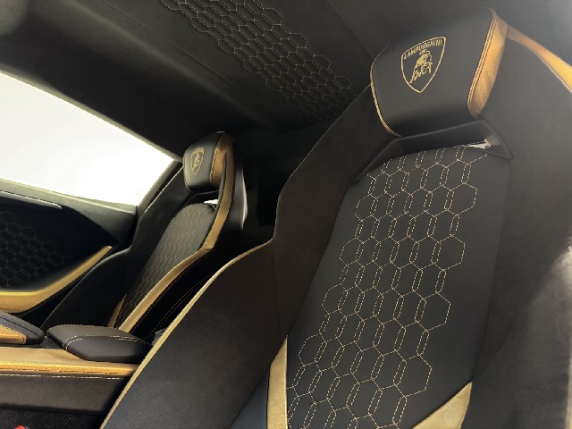 LAMBORGHINI REVUELTO 2025 Image 48