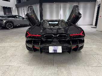 LAMBORGHINI REVUELTO 2025 Image 6