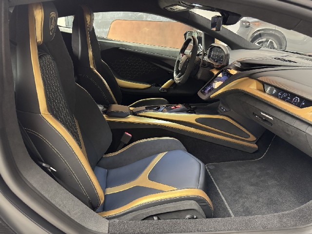 LAMBORGHINI REVUELTO 2025 Image 51
