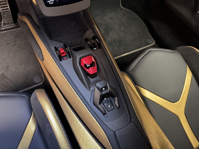 LAMBORGHINI REVUELTO 2025 Image 66