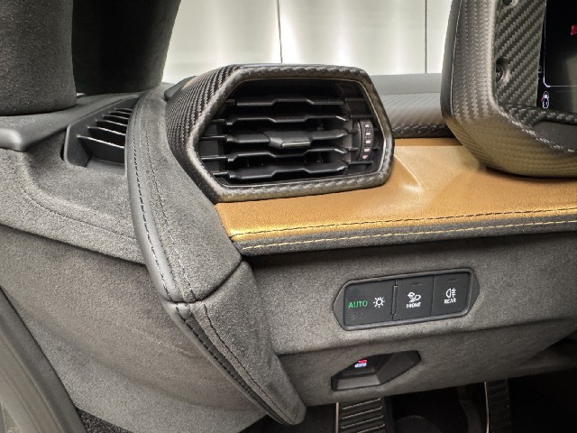 LAMBORGHINI REVUELTO 2025 Image 79