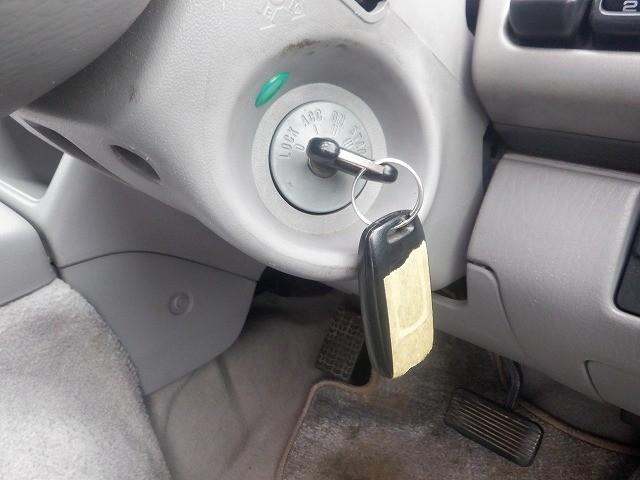 MAZDA BONGO FRIENDEE 2002 Image 23