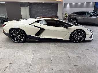 LAMBORGHINI REVUELTO 2025 Image 14