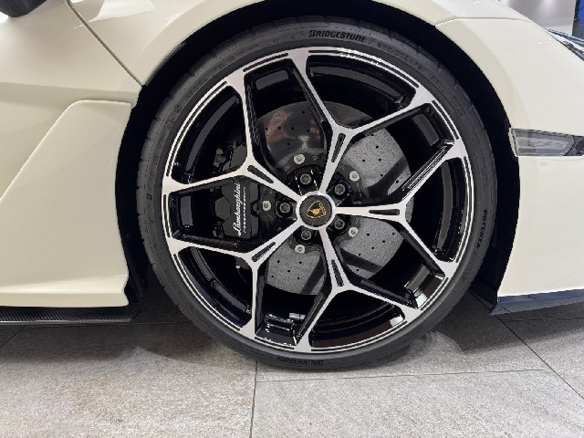 LAMBORGHINI REVUELTO 2025 Image 28