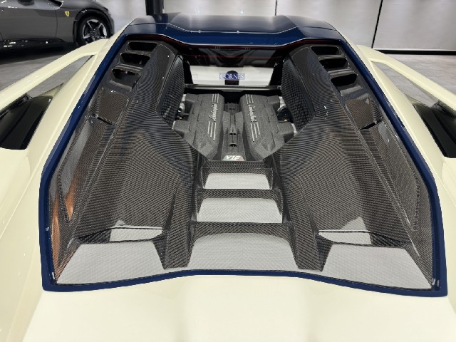 LAMBORGHINI REVUELTO 2025 Image 37