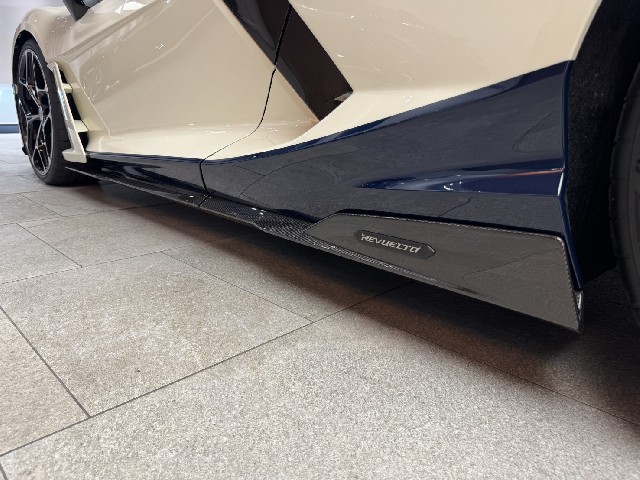 LAMBORGHINI REVUELTO 2025 Image 40