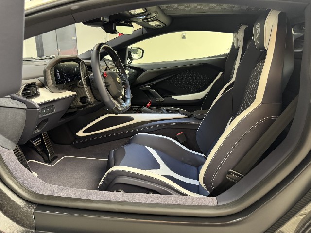 LAMBORGHINI REVUELTO 2025 Image 46