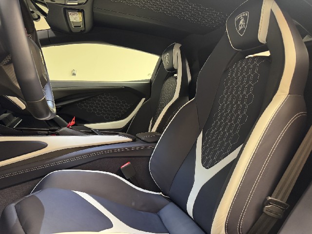 LAMBORGHINI REVUELTO 2025 Image 47