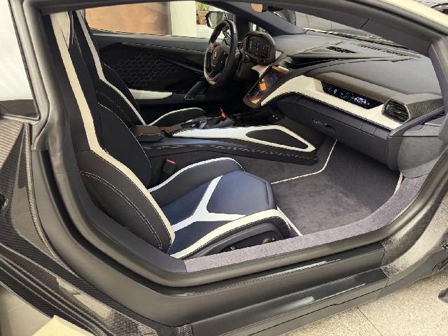 LAMBORGHINI REVUELTO 2025 Image 49