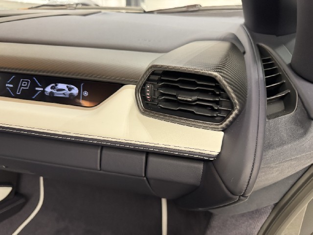 LAMBORGHINI REVUELTO 2025 Image 57