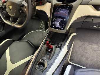 LAMBORGHINI REVUELTO 2025 Image 52