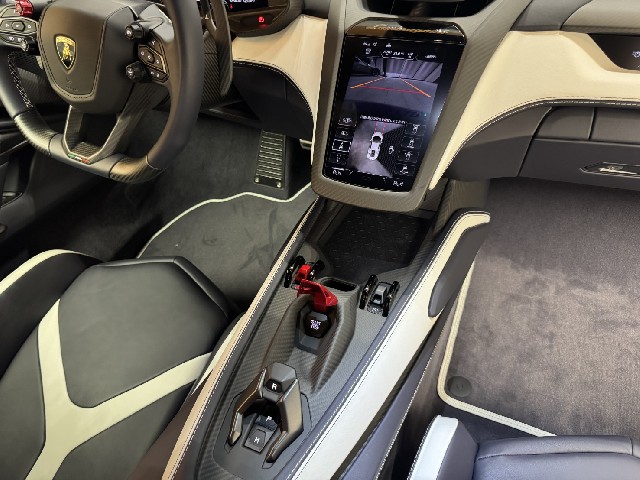 LAMBORGHINI REVUELTO 2025 Image 59