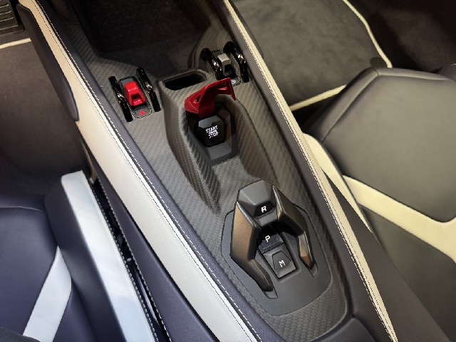 LAMBORGHINI REVUELTO 2025 Image 77