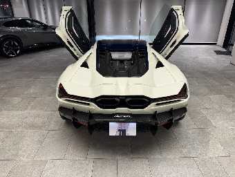 LAMBORGHINI REVUELTO 2025 Image 10