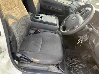 TOYOTA HIACE 2014 Image 8