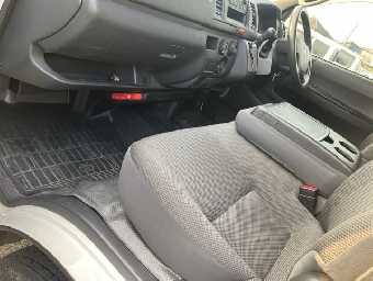 TOYOTA HIACE 2014 Image 9